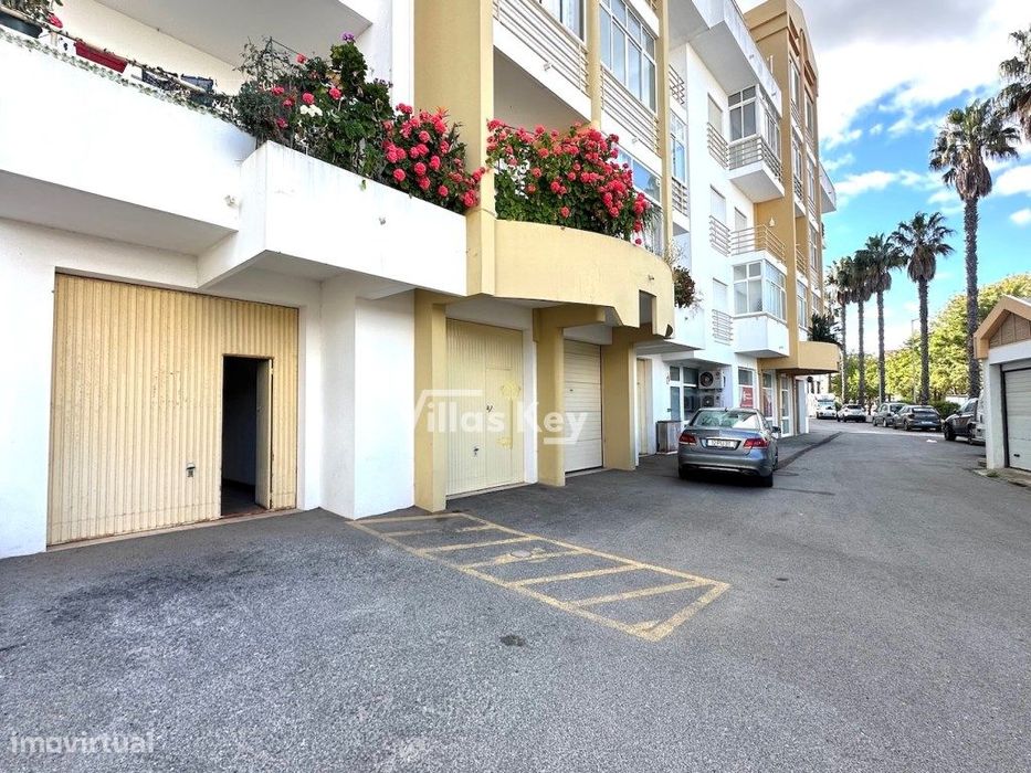 Garagem para arrendar em Lagos