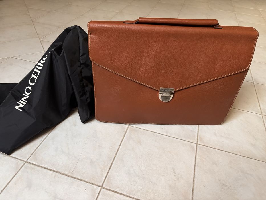 Pasta Nino Cerruti - pele genuina