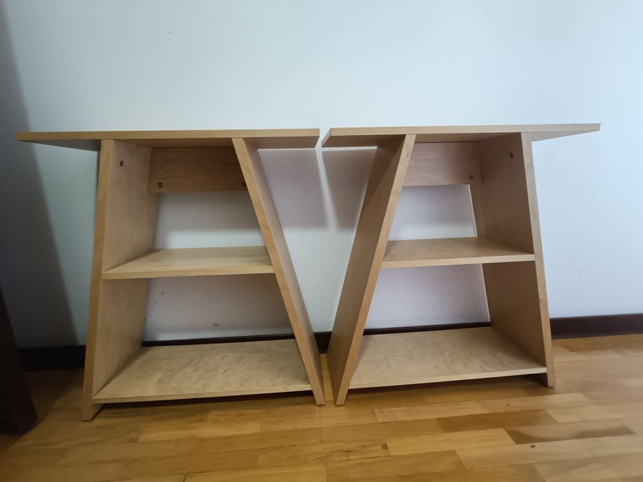 Base (cavalete) para mesas.