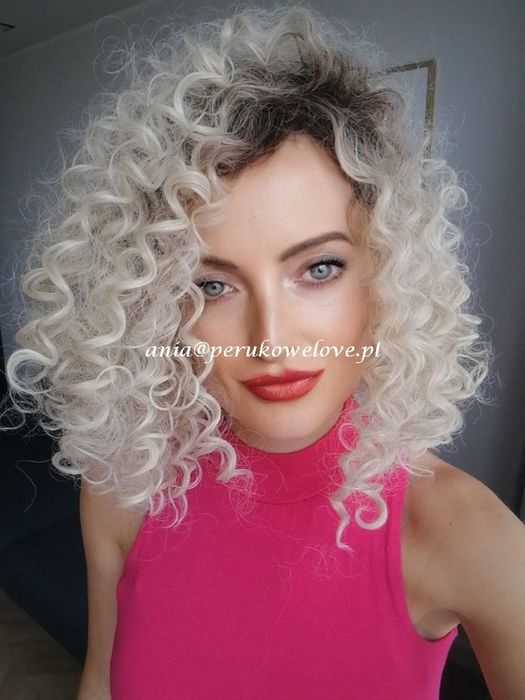 Peruka blond ombre afro loki kręcone włosy na co dzień Nelly