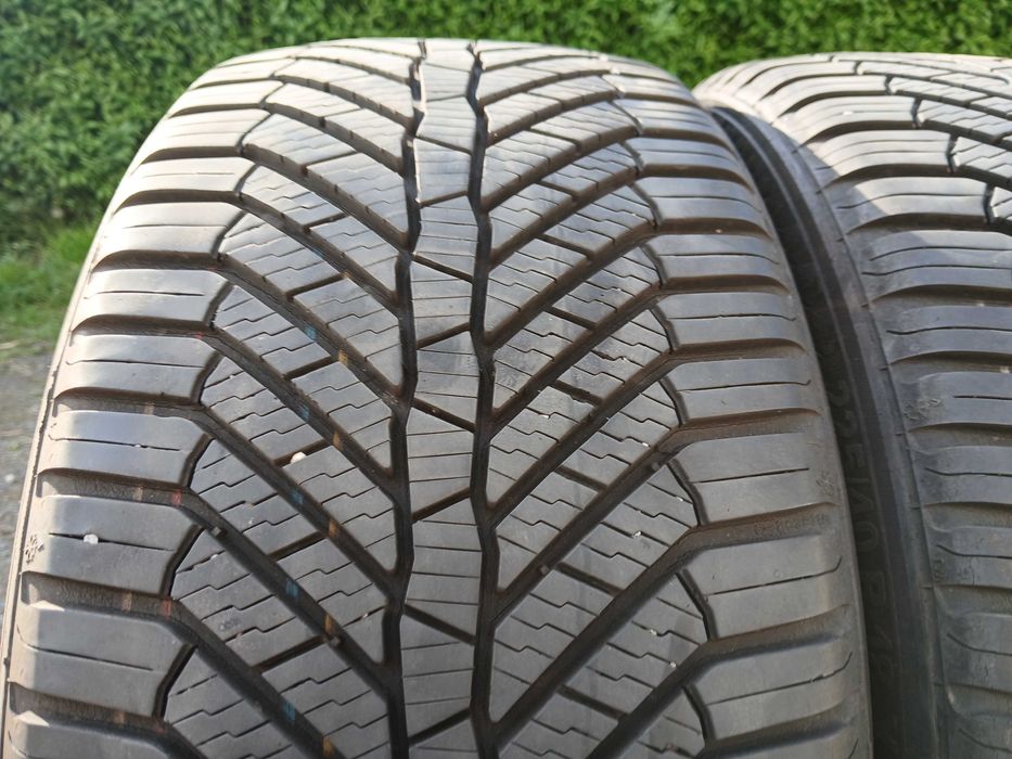 Opony całoroczne 225/40/18 Semperit bieżnik 7mm 22 rok F-VAT