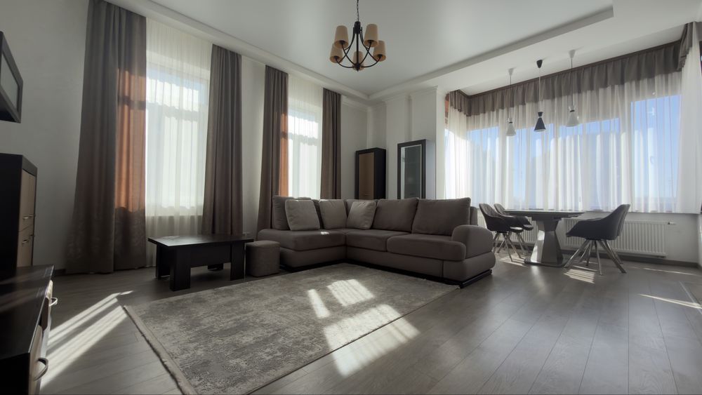 Продам 3к квартирус немонтом  в клубном доме!Центр