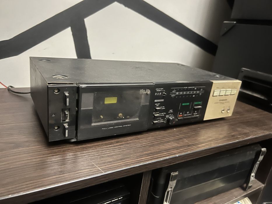 Касетна дека магнітофон