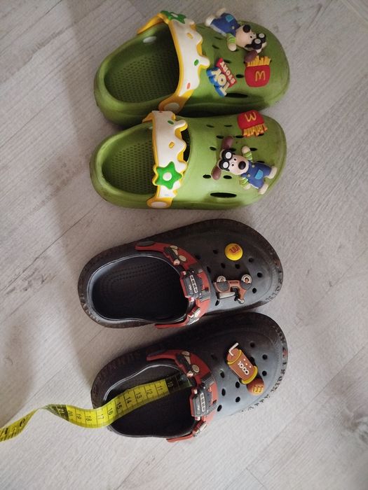 Дитячі шльопки в доброму стані