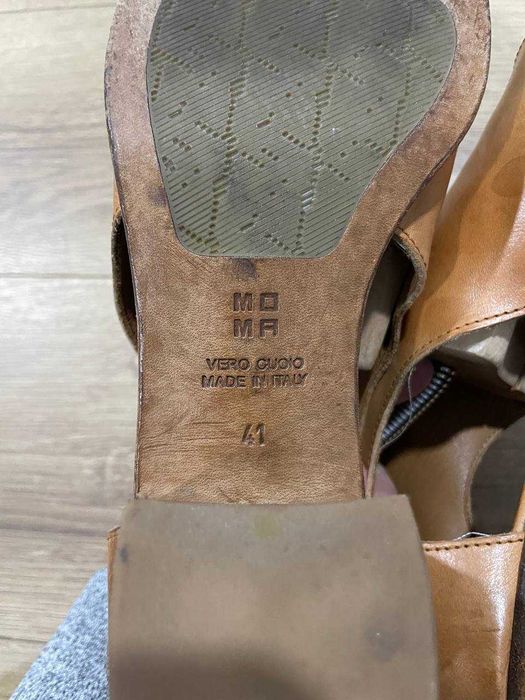 Жіночі шкіряні сандаліі фірми moma оригінал