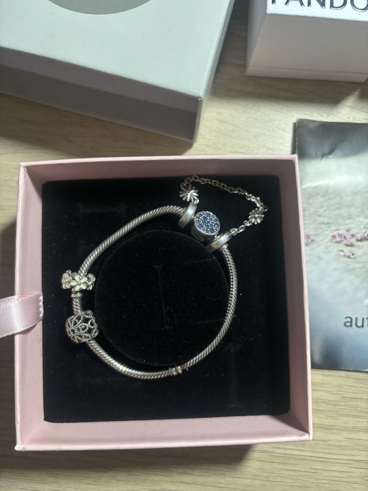 Pandora 18 cm srebro 925 + 3 charmsy, niebieskie kryształki