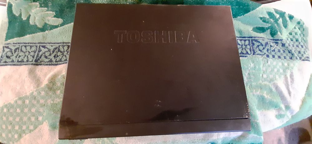 Продам двухканальный усилитель мощности 300 Вт на канал