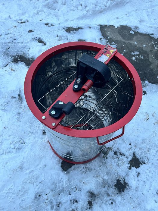 Медогонка на 2 рамки майже нова