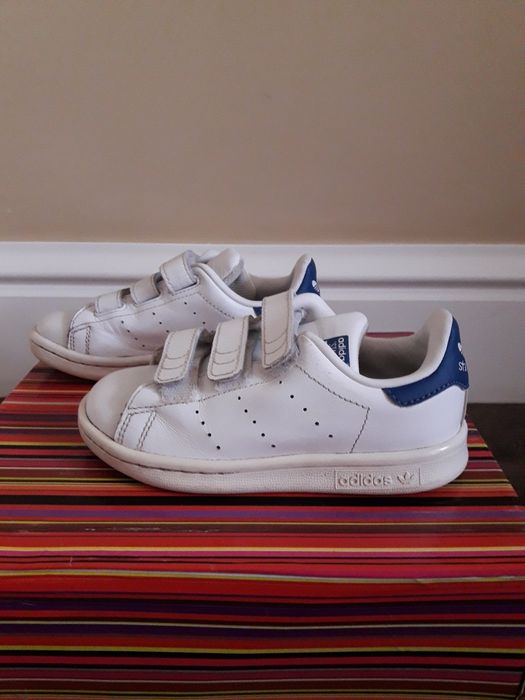 Кроссовки, кросівки, взуття Adidas.