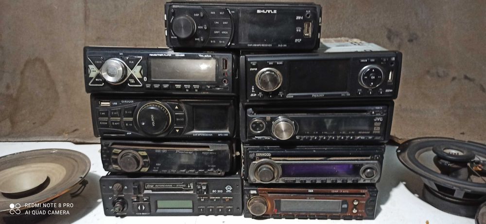 Динамики колонки магнитолы