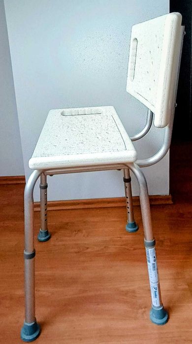 Stołek/krzesło podprysznicowy inwalidzki z oparciem Mobilex