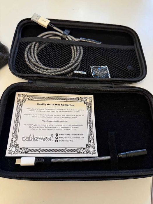 Kabel CableMod Custom Czarno-Bialy Aviator USB-C Na zamówienie Premium