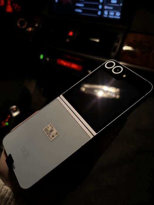 Samsung Galaxy Flip 6 (256GB)