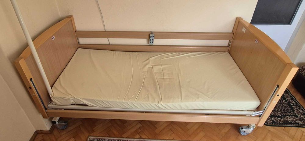 Łóżko rehabilitacyjne elektryczne na pilota z materacem