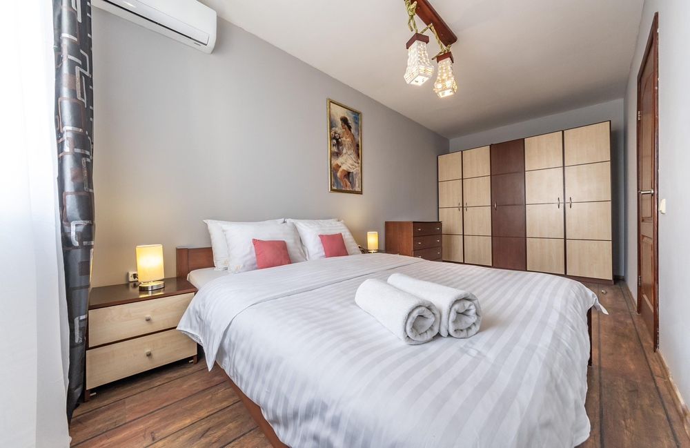 Подобово 2-х кімн, центр, Двірцева