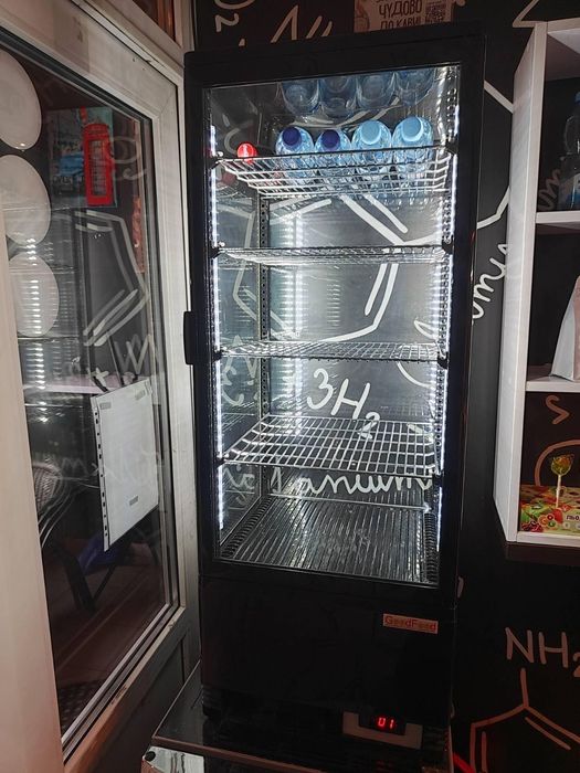 Продам холодильник ,Кондитерська вітрина