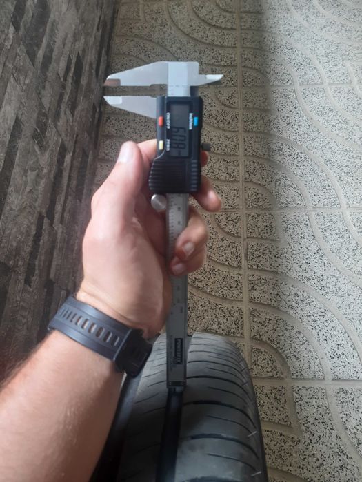 4 Michelin 205/60 R16 pneus semi-novos