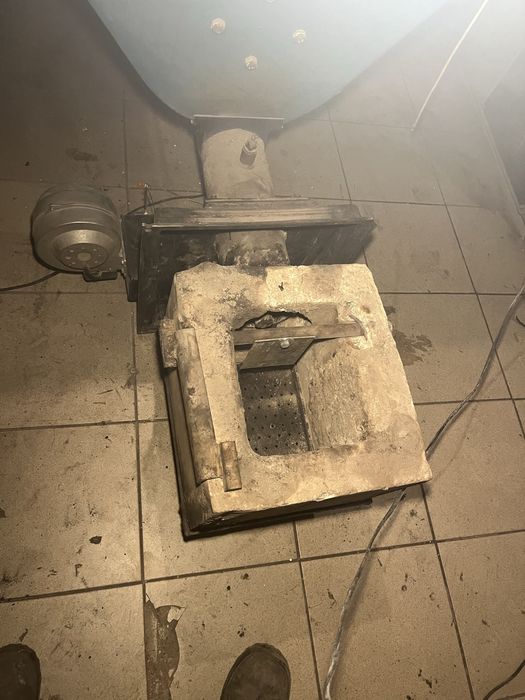 Podajnik z wkladem paleniska na trocine 25/50kw z sterownikiem