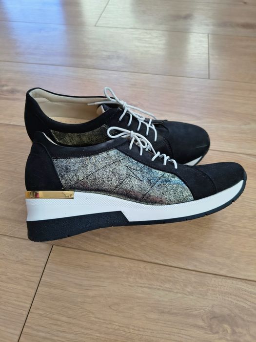 Buty sportowe damskie, półbuty, 39 wkł. 25,5 cm Stan idealny