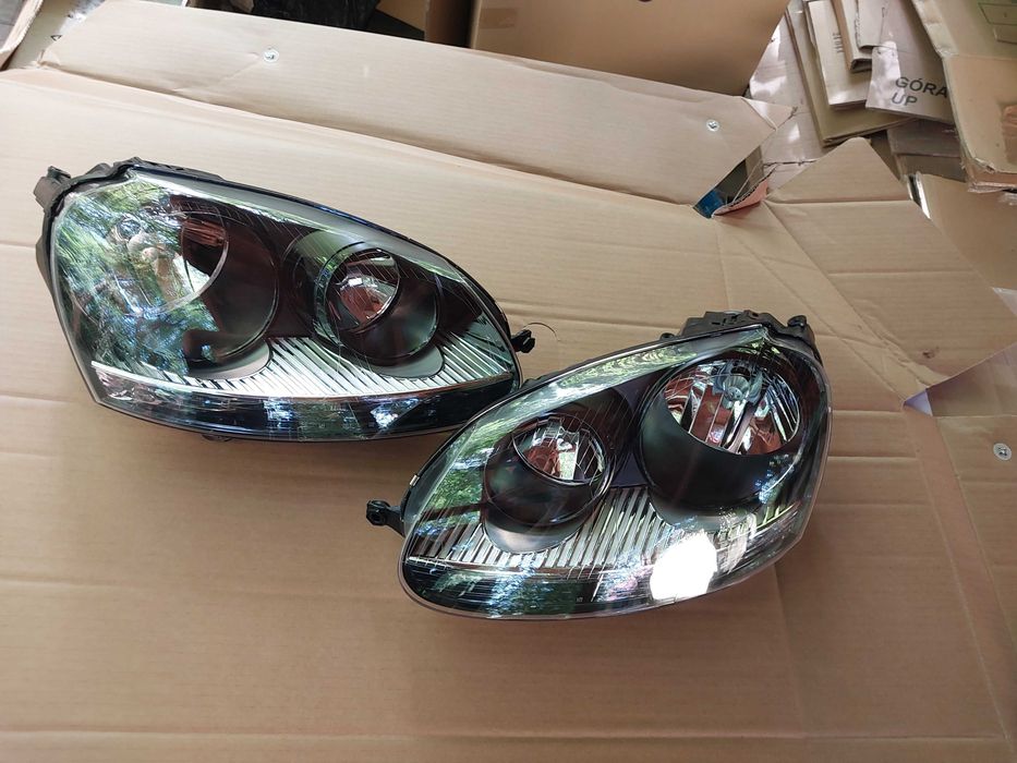 VW GOLF V reflektory lampy nowe CZARNE komplet