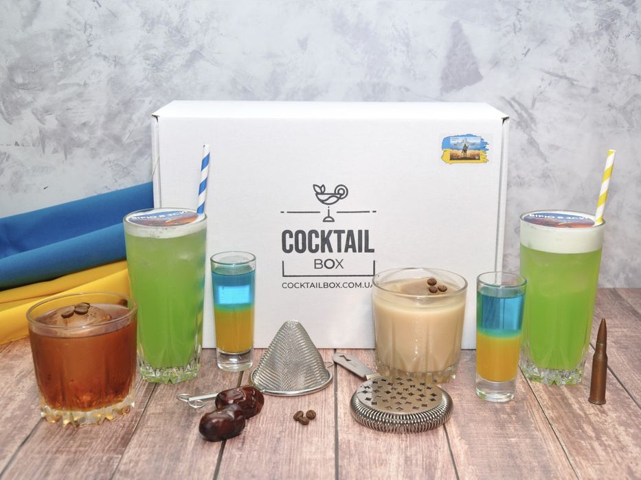 Подарунковий набір бокс коктейлів Cocktail Box UA Патріотичний М