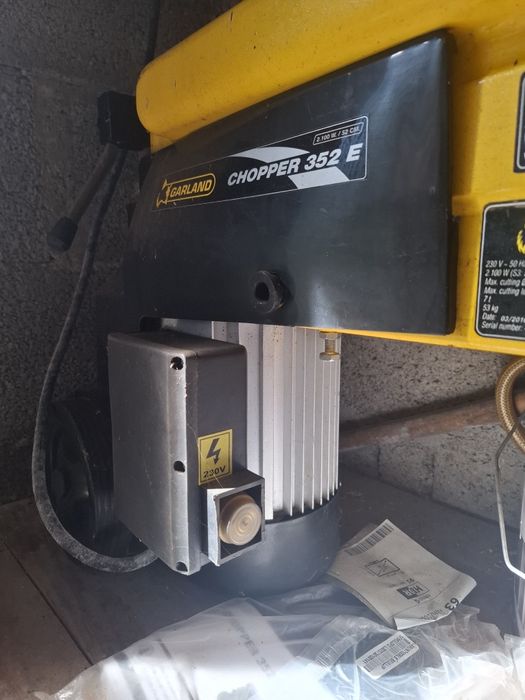 Maquina de rachar lenha