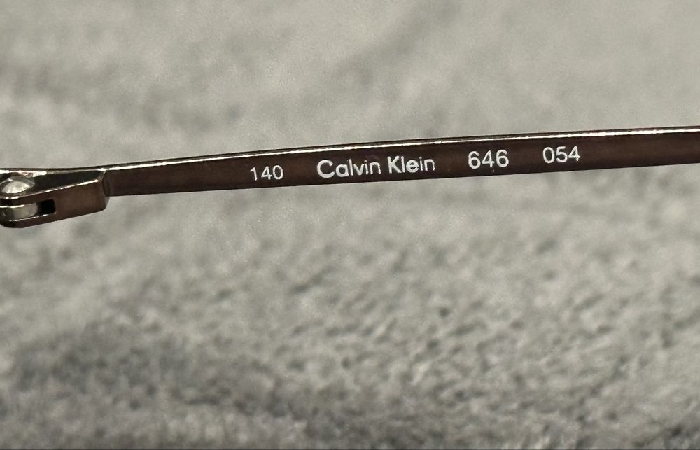 Сонцезахисні окуляри Calvin Klein