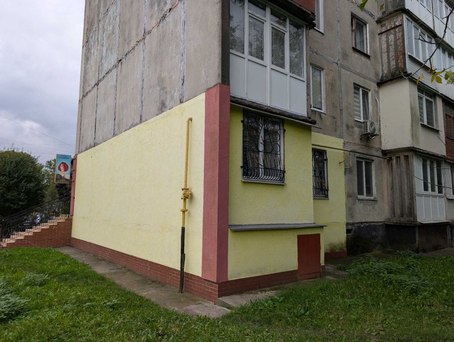 Продається комерційне приміщення (магазин) у м. Бурштин