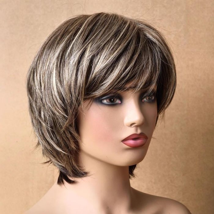 Krótka Kręcona Peruka Pixie Brąz Z Blond Pasemkami