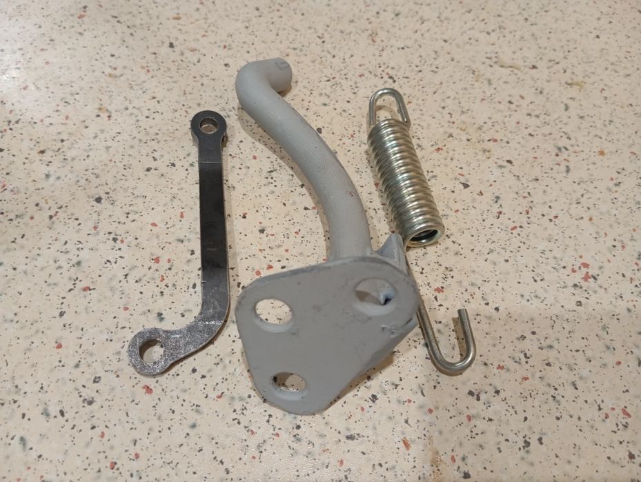 Крючок подножки чезет,