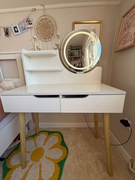 Toaletka dla dziewczynki