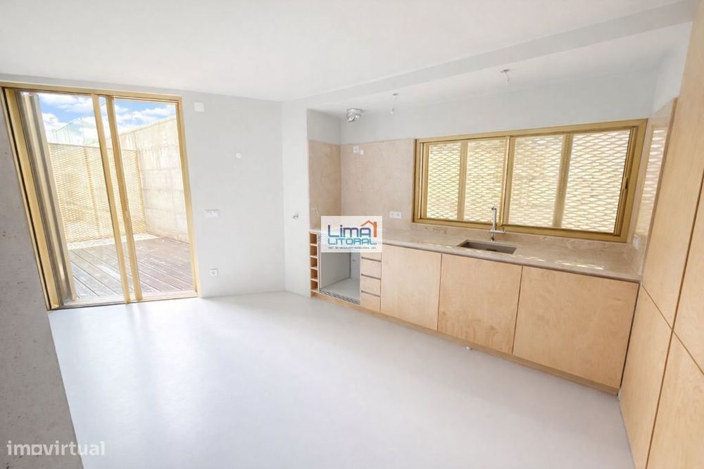 Moderno apartamento T2 - Centro de Leiria - com parqueamento interior
