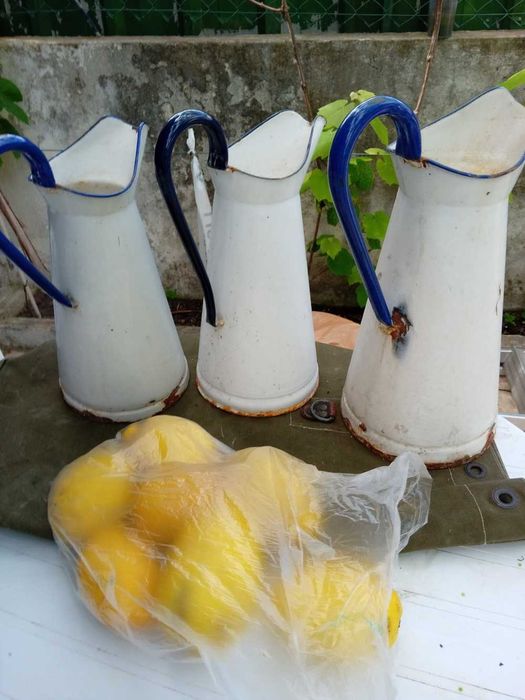 Jarros em ferro esmaltado