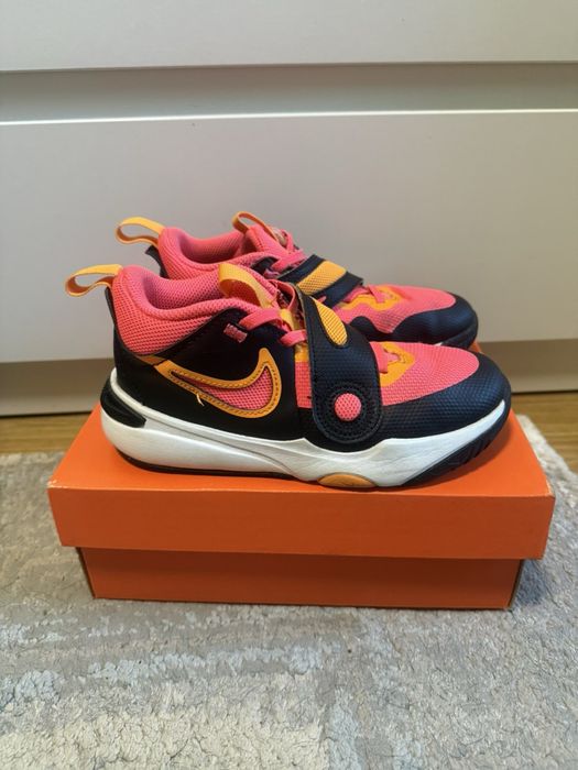 Кроссовки Nike Team Hustle оригинал 32 размер