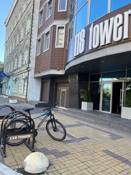 Зніміть шикарний простір для роботи Жилянська вул., 118