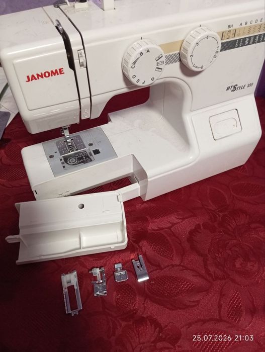 Швейная машинка Janome