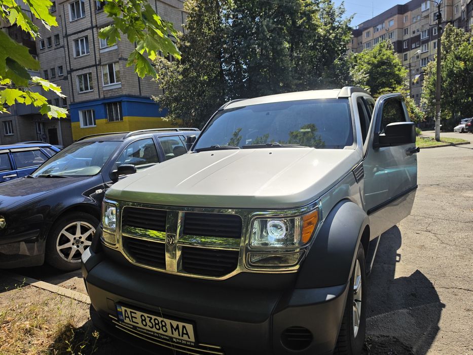 Dodg Nitro 2008 року