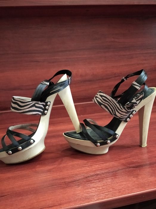 Сандалі жіночі, 39 розмір