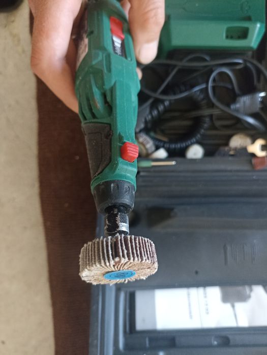Máquina para modelação e gravura
