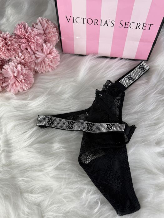 Czarne koronkowe majtki stringi z kryształkami Victoria’s Secret S