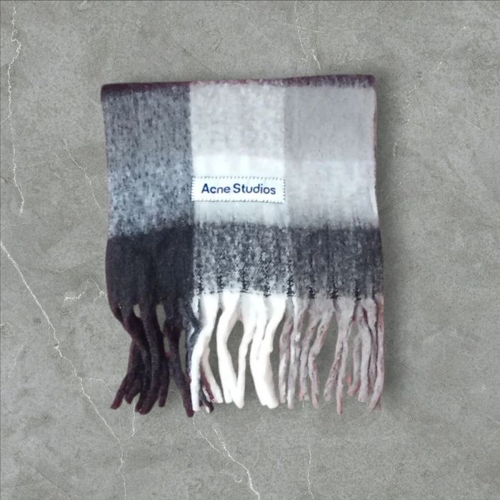 Szalik  acne studios szary