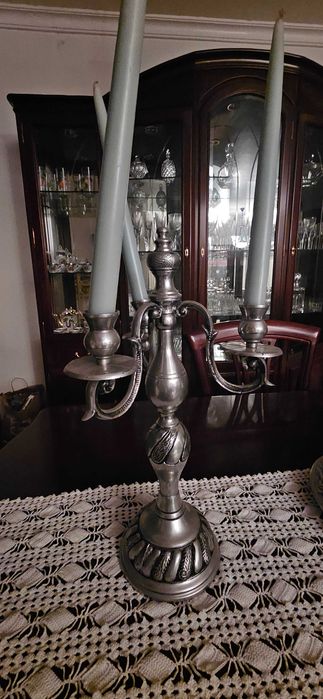 5 peças em estanho. Tudo 150 euros.