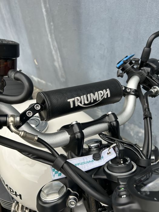 Triunph street scrambler
