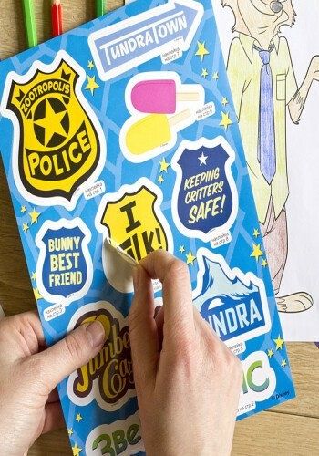 Розмальовки та наклейки з героями Звірополіс від Ранку