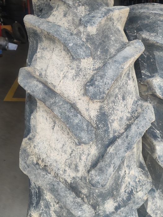 2 pneus Semi novos 14.9-28 - Baratos - Oferta da Entrega