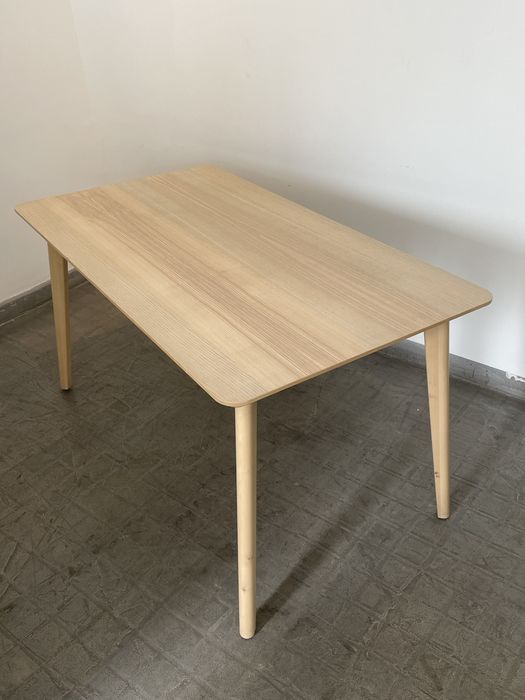 Uma mesa jantar / secretária “ Lisabo “ IKEA