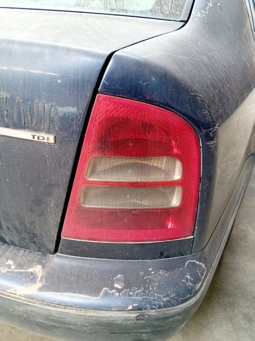 Farolim direito SKODA Octavia I Hatchback (1U2)