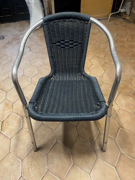 Oito (8) Cadeiras em aluminio