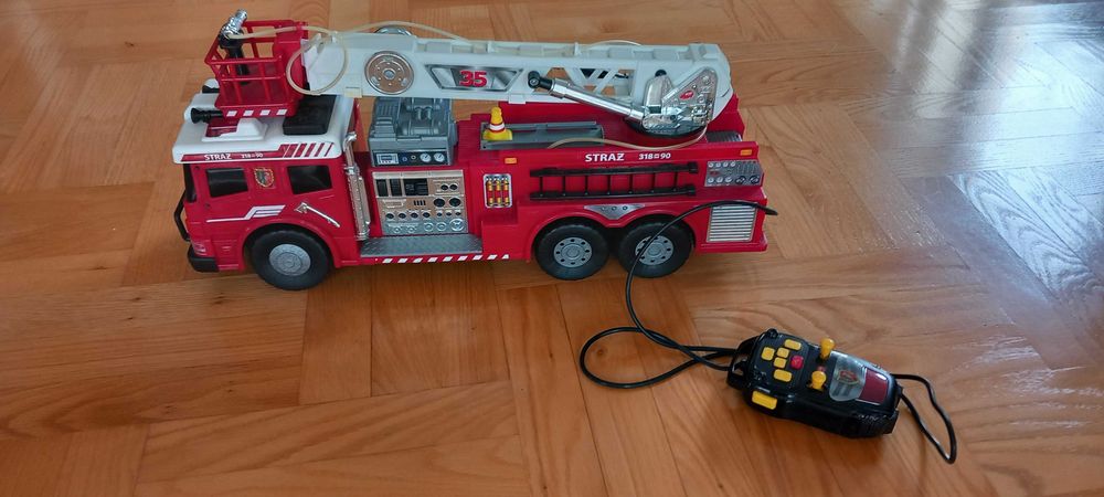 Wóz strażacki zdalnie sterowany