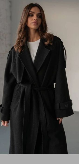 Стильне вишукате пальтт жіноче